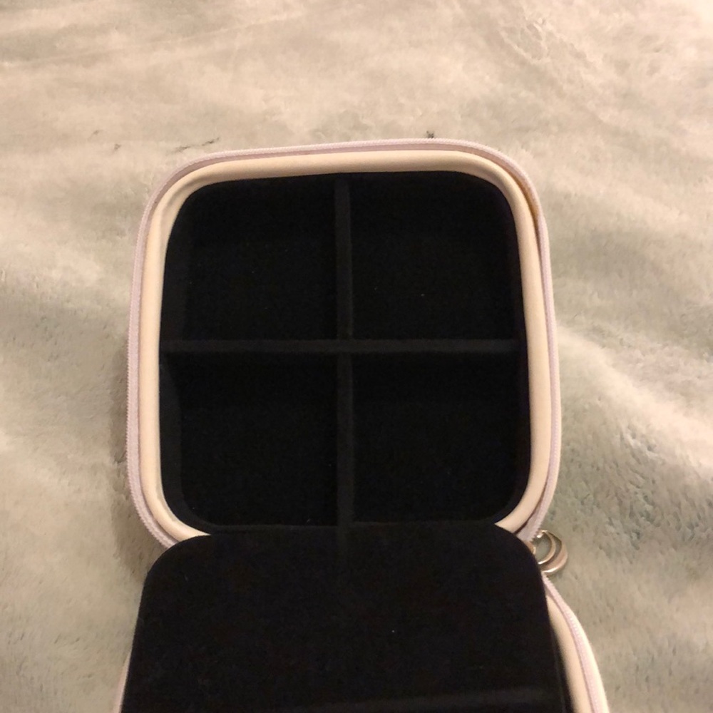 Jewelry box - Picture 2 of 4